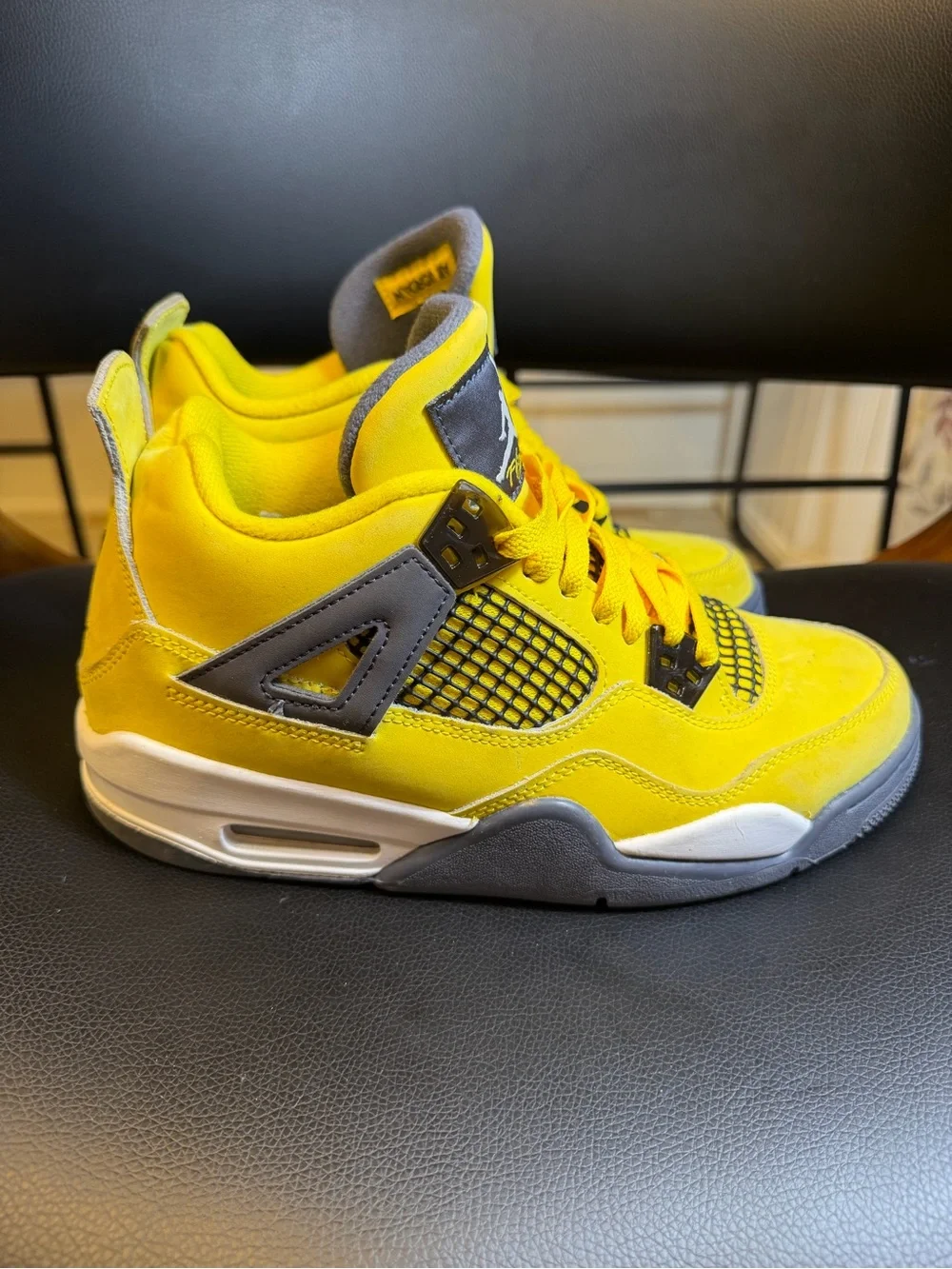 Nike Jordan 4 Retro Lightning Tour Yellow GS 6Y (Women’s Sz. 7.5)408452-700